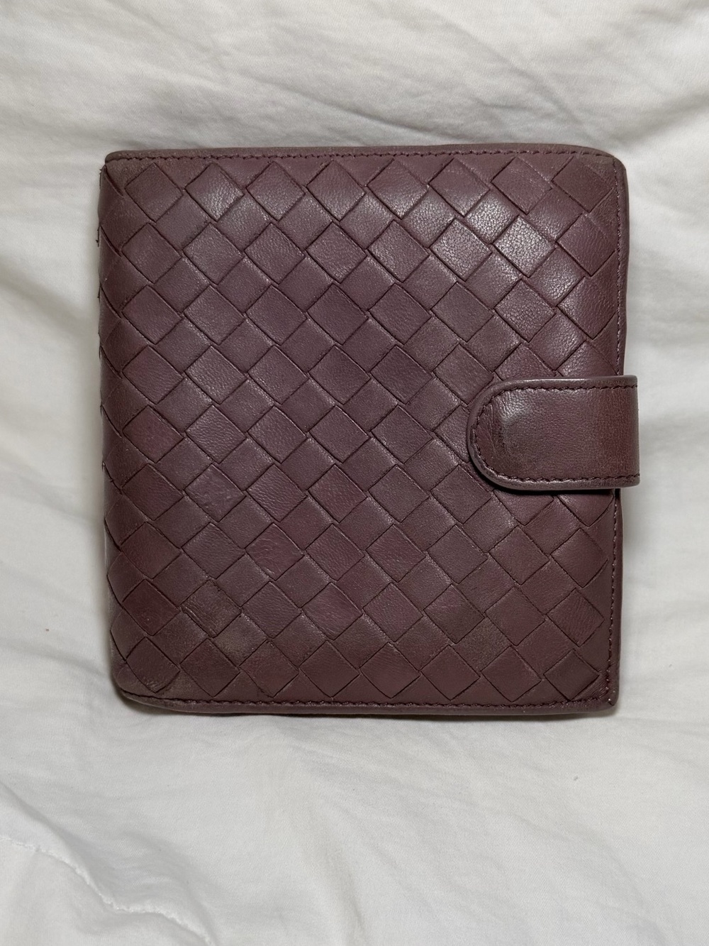 Bottega Veneta Intrecciato Leather BifoldCard - Deep Plum